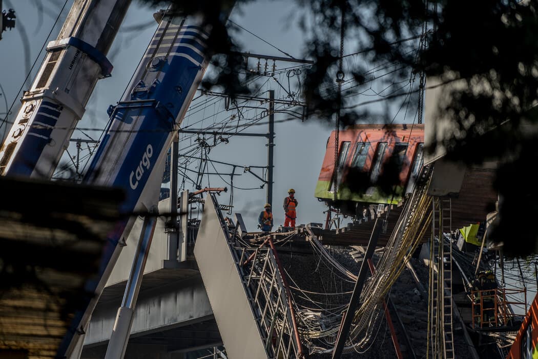 Play Mexico City Metro Collapse Project